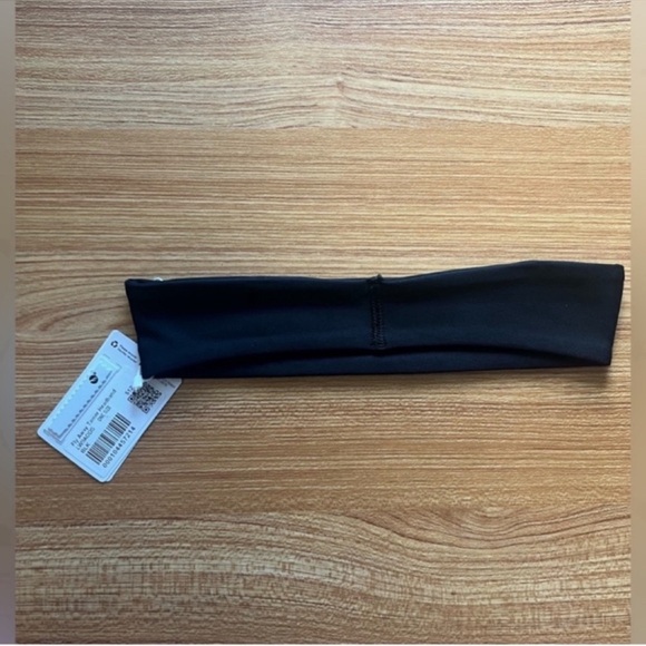 Lululemon Fly Away Tamer Headband in Black - Picture 5 of 13